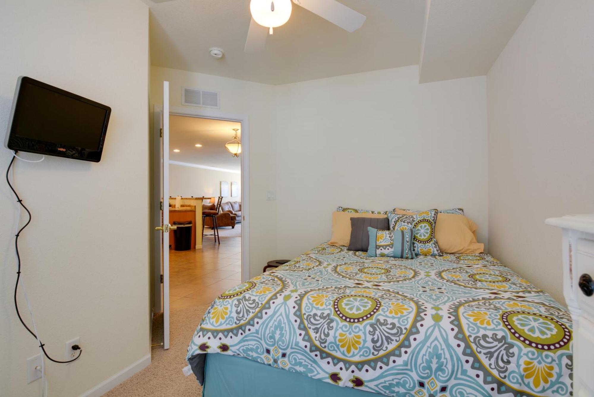 Lakefront Osage Beach Condo With Pool And Water Views! Exterior photo