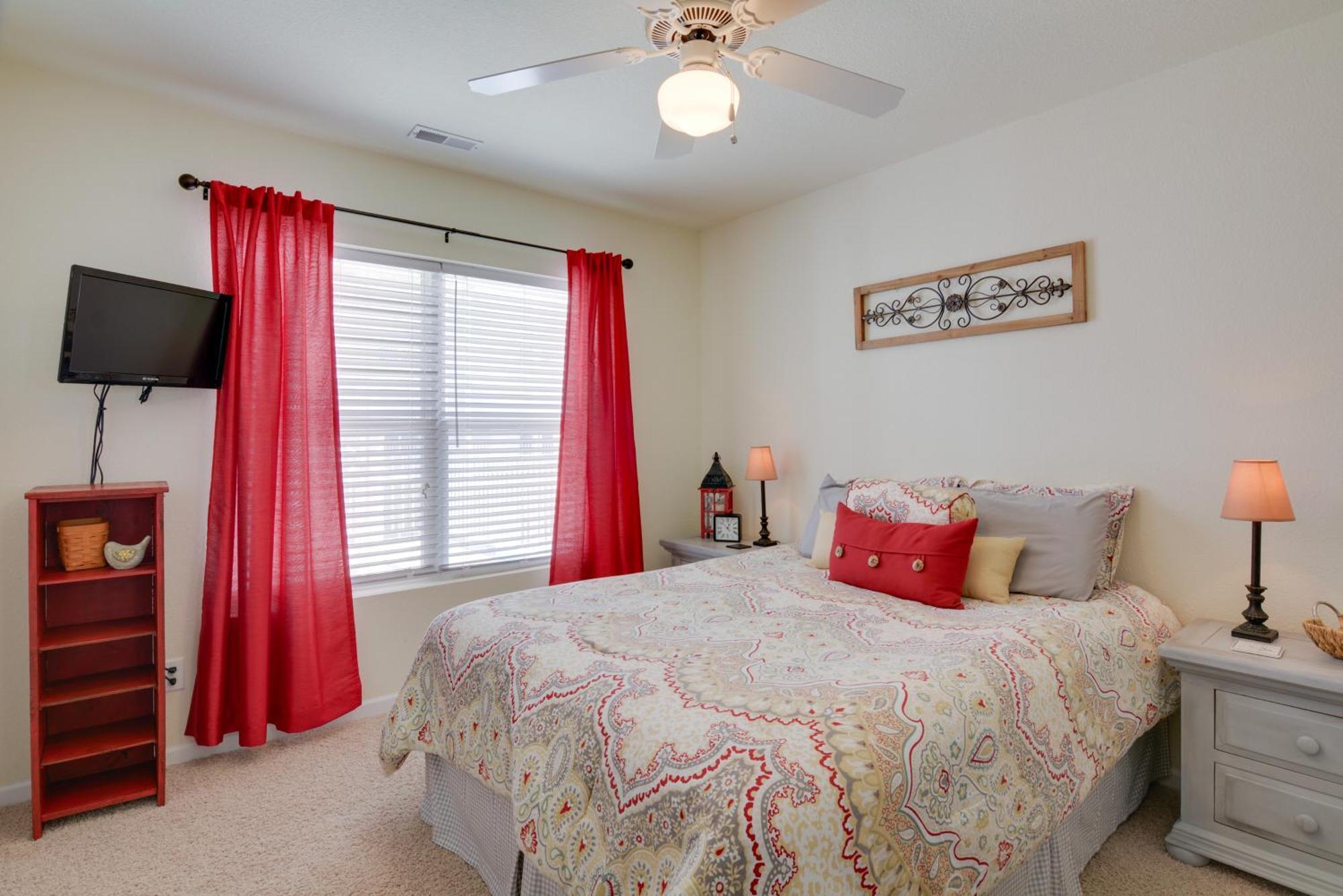 Lakefront Osage Beach Condo With Pool And Water Views! Exterior photo