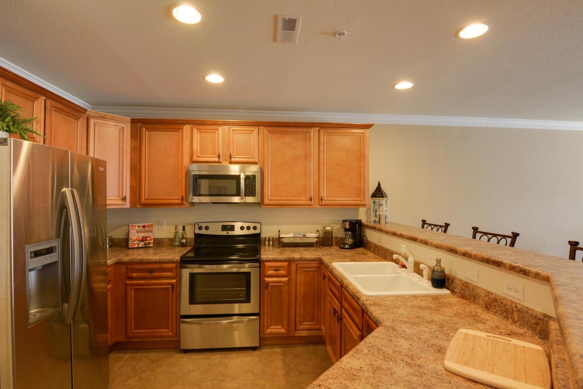 Lakefront Osage Beach Condo With Pool And Water Views! Exterior photo