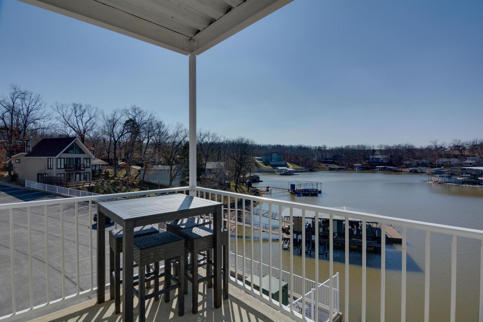 Lakefront Osage Beach Condo With Pool And Water Views! Exterior photo