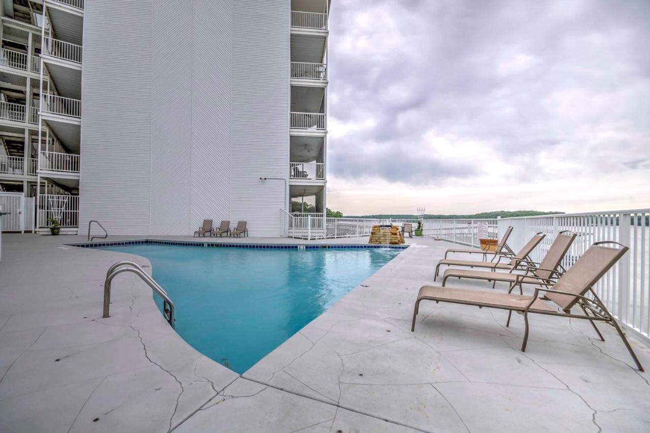 Lakefront Osage Beach Condo With Pool And Water Views! Exterior photo